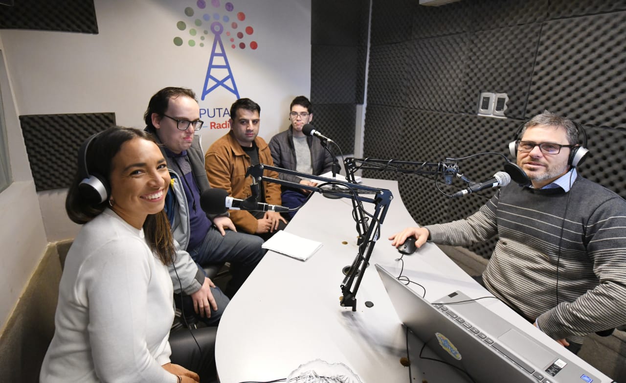 Alumnos de Aspasid participan de Radio Diputados