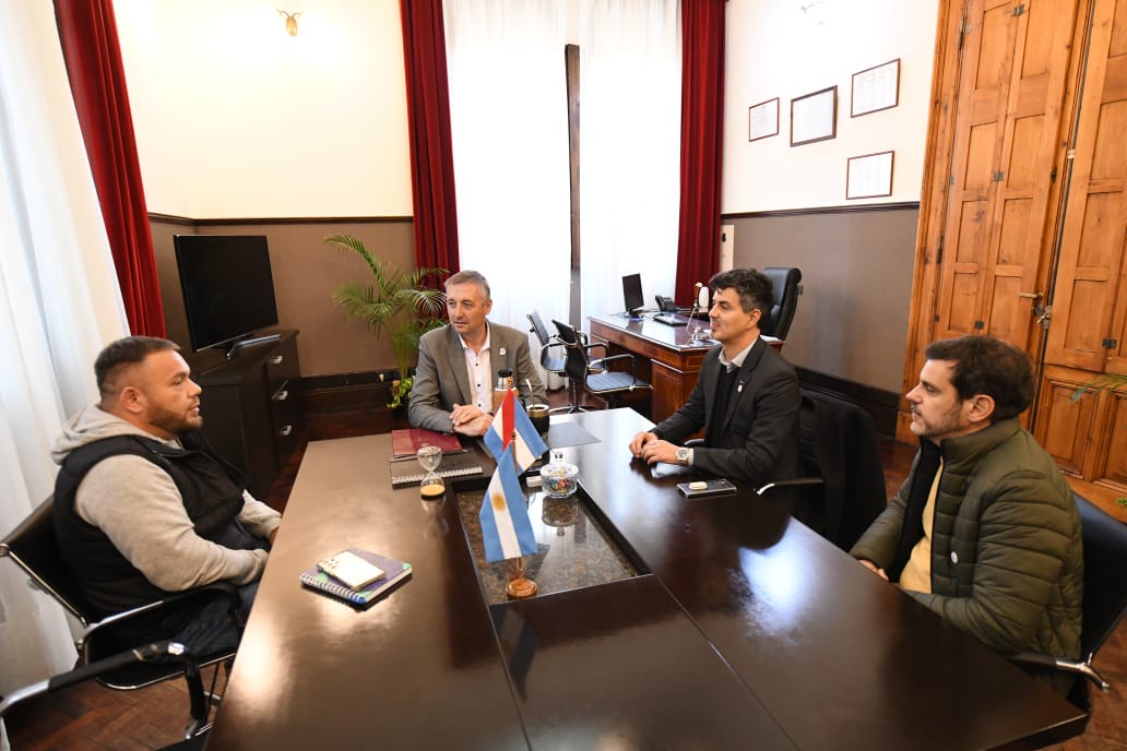 Gustavo Hein recibió a integrantes de la ONG Equal